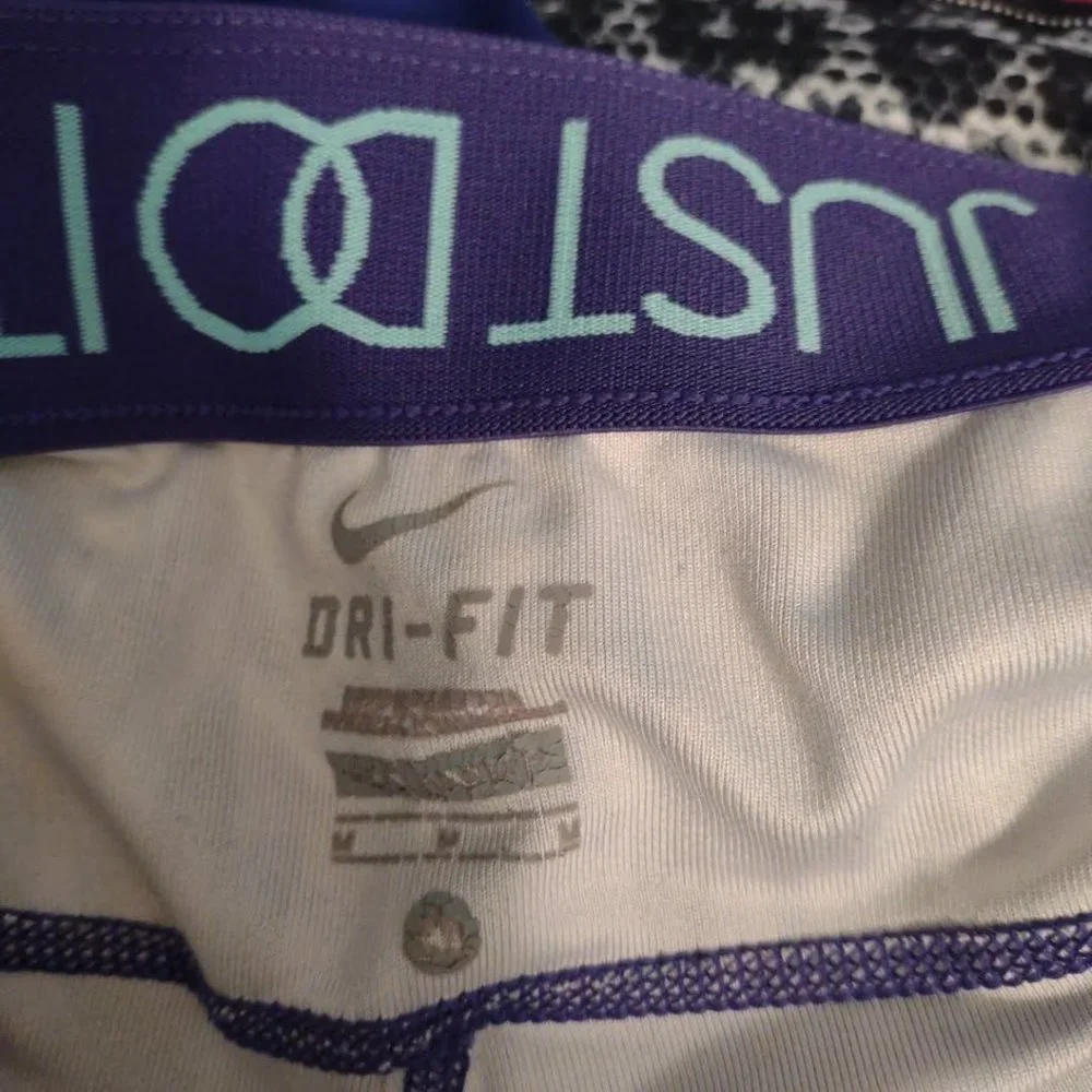 Nike Dri-Fit Purple White Crop Workout Leggings M